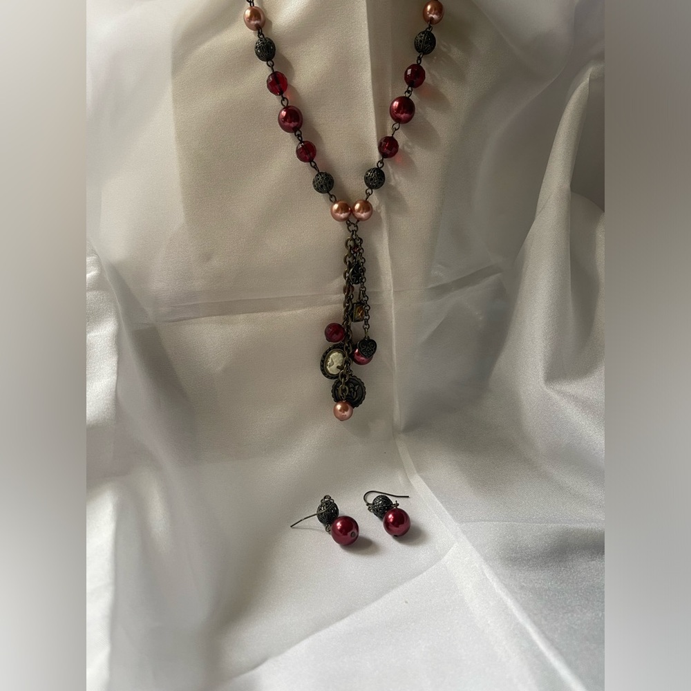 Vintage 90's AVON "Charming Wine color necklace & earring set" NEW IN THE BOX
